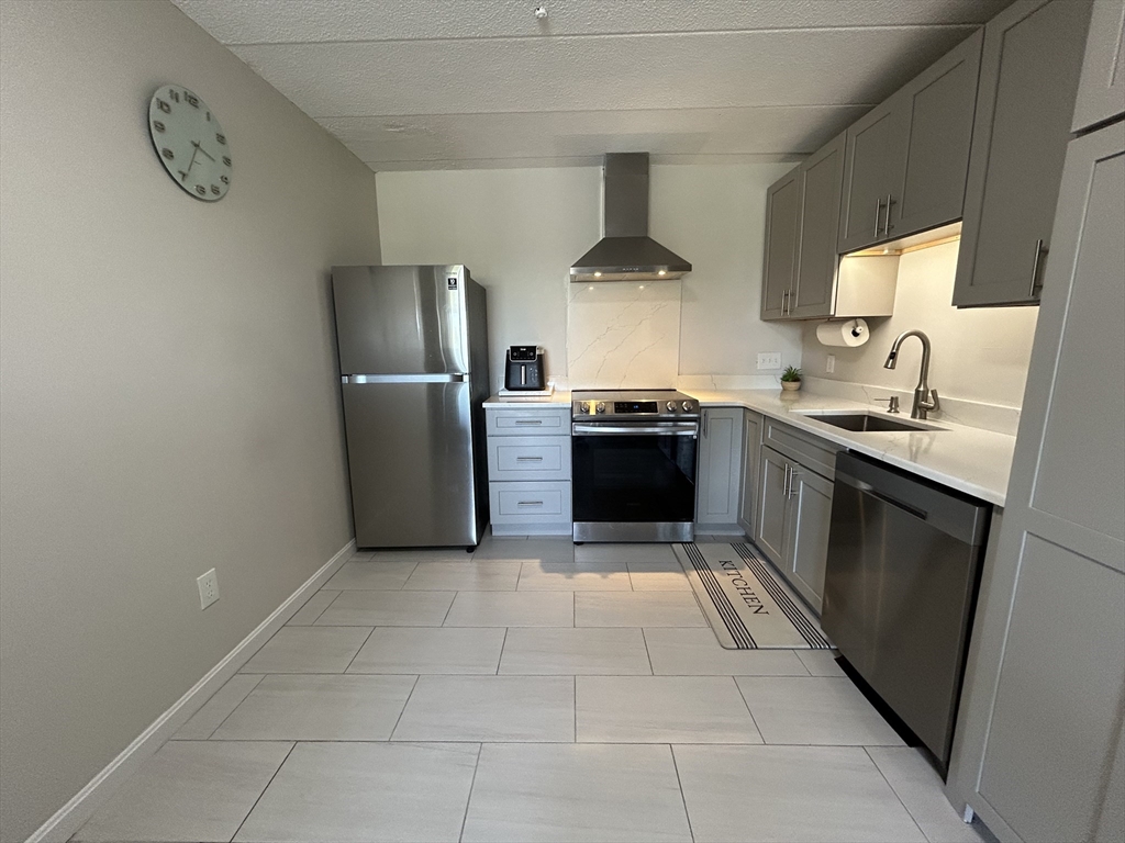 1 bed, 1 bath apartment for rent at 881 Broadway Unit 48, Everett — photo 2 of 16
