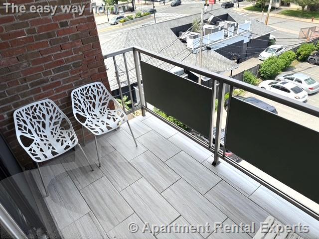 1 bed, 1 bath apartment for rent at 881 Broadway Unit 65, Everett — photo 15 of 15