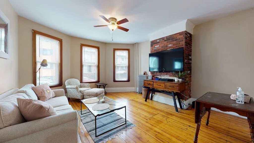 3 bed, 1 bath apartment for rent at 881 E 4th Unit 1, South Boston — photo 2 of 16