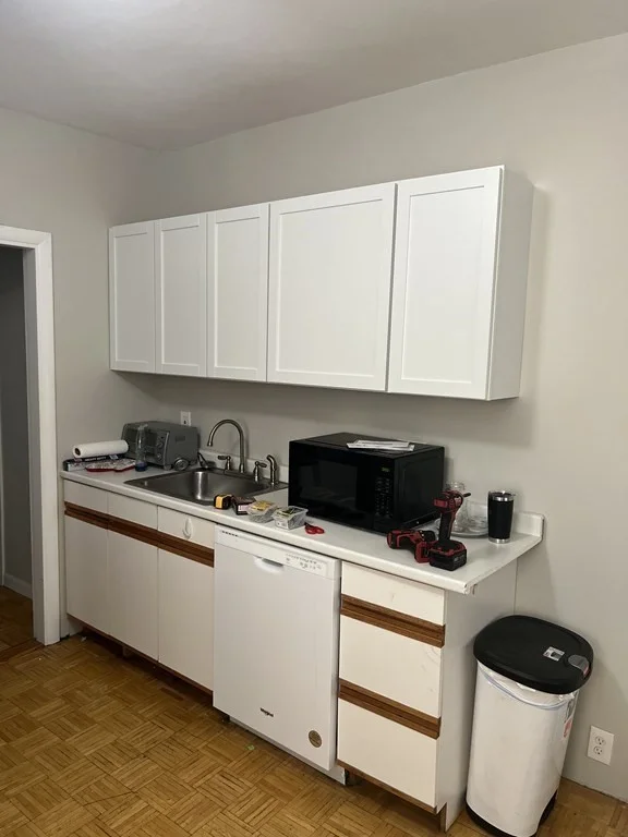 3 bed, 1 bath apartment for rent at 881 E 4th Unit 1, South Boston — photo 4 of 16