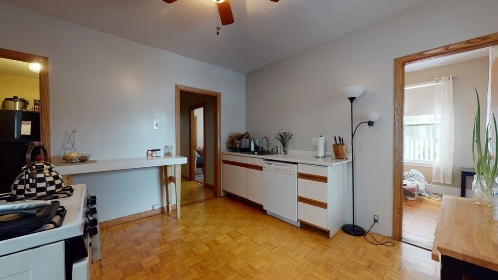 3 bed, 1 bath apartment for rent at 881 E 4th Unit 1, South Boston — photo 5 of 16