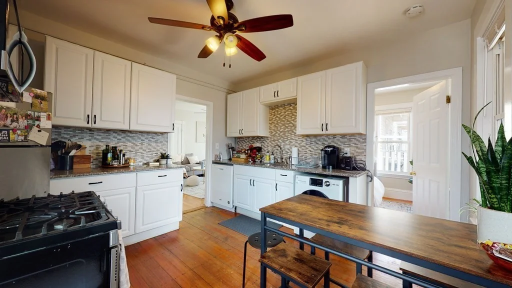 3 bed, 1 bath apartment for rent at 881 E 4th Unit 3, South Boston