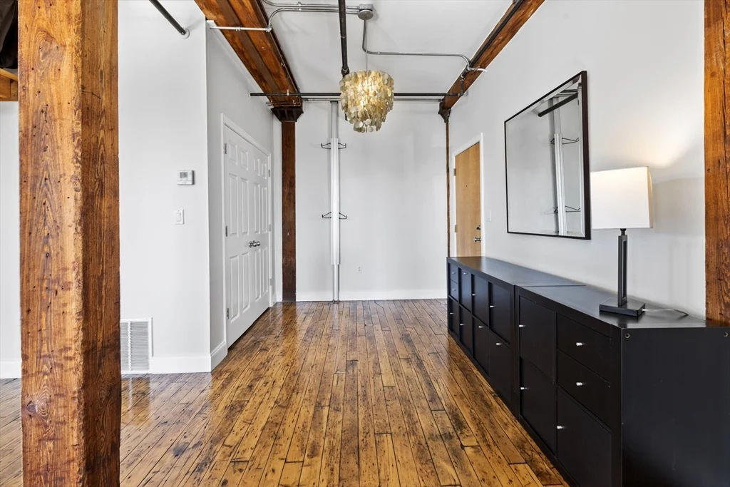 2 bed, 1 bath apartment for rent at 881 E 1st Unit 302, South Boston — photo 10 of 25
