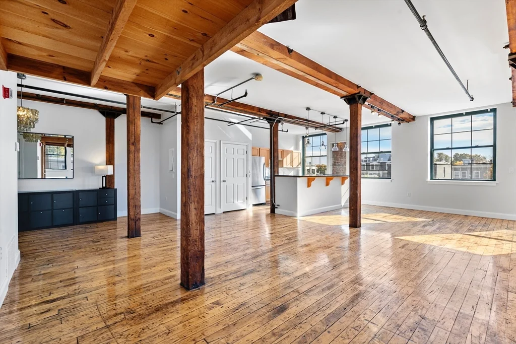 2 bed, 1 bath apartment for rent at 881 E 1st Unit 302, South Boston — photo 17 of 25