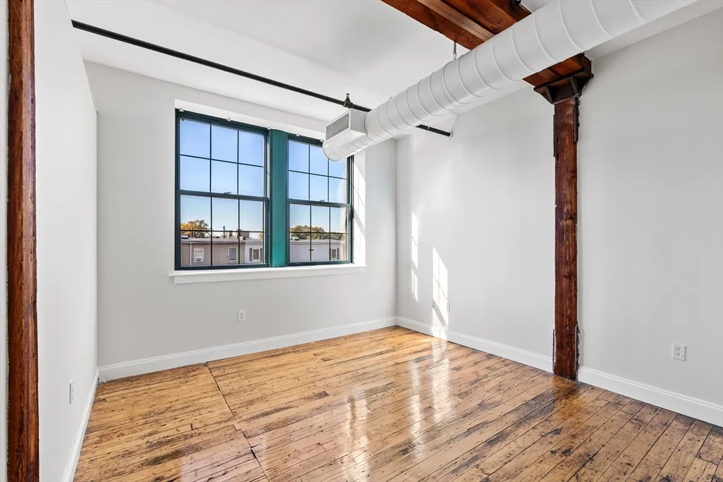 2 bed, 1 bath apartment for rent at 881 E 1st Unit 302, South Boston — photo 12 of 25