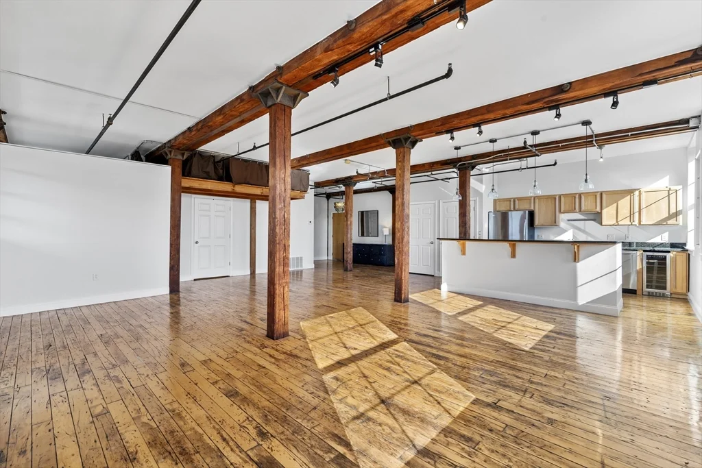 2 bed, 1 bath apartment for rent at 881 E 1st Unit 302, South Boston — photo 21 of 25