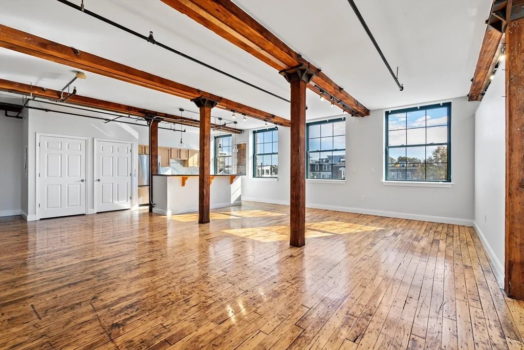 2 bed, 1 bath apartment for rent at 881 E 1st Unit 302, South Boston — photo 8 of 25
