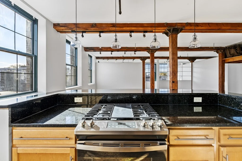 2 bed, 1 bath apartment for rent at 881 E 1st Unit 302, South Boston — photo 5 of 25