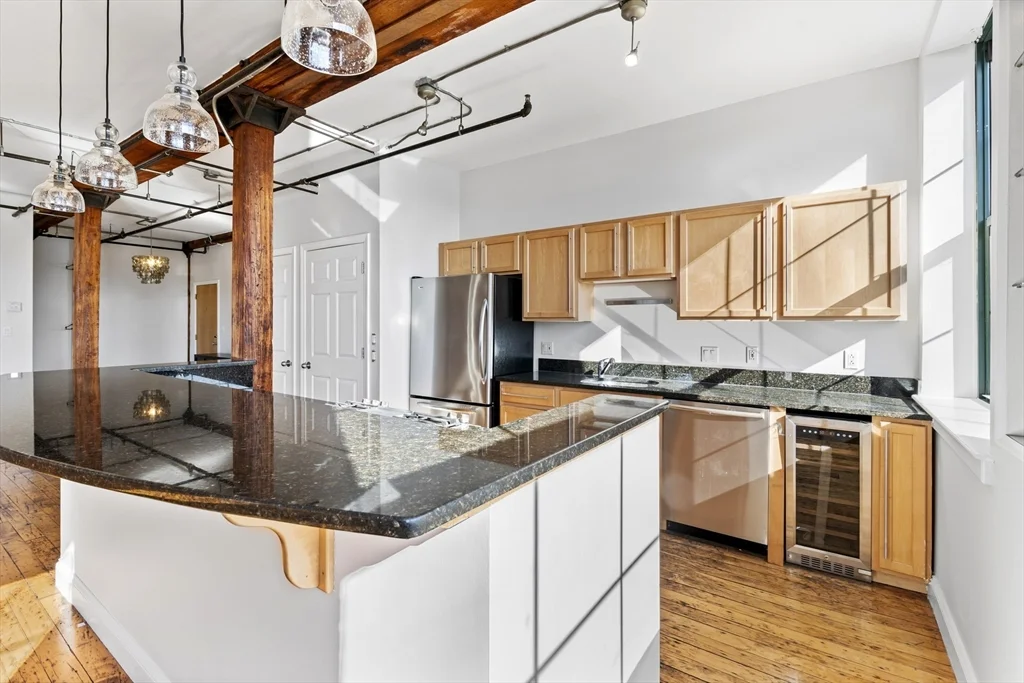 2 bed, 1 bath apartment for rent at 881 E 1st Unit 302, South Boston