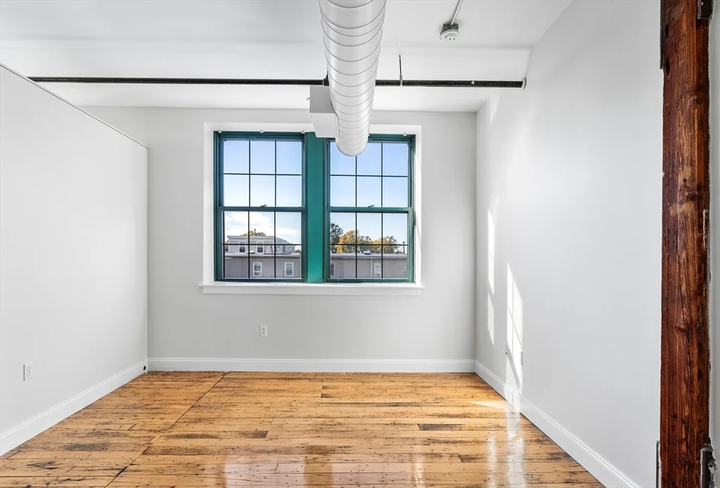 2 bed, 1 bath apartment for rent at 881 E 1st Unit 302, South Boston — photo 18 of 25
