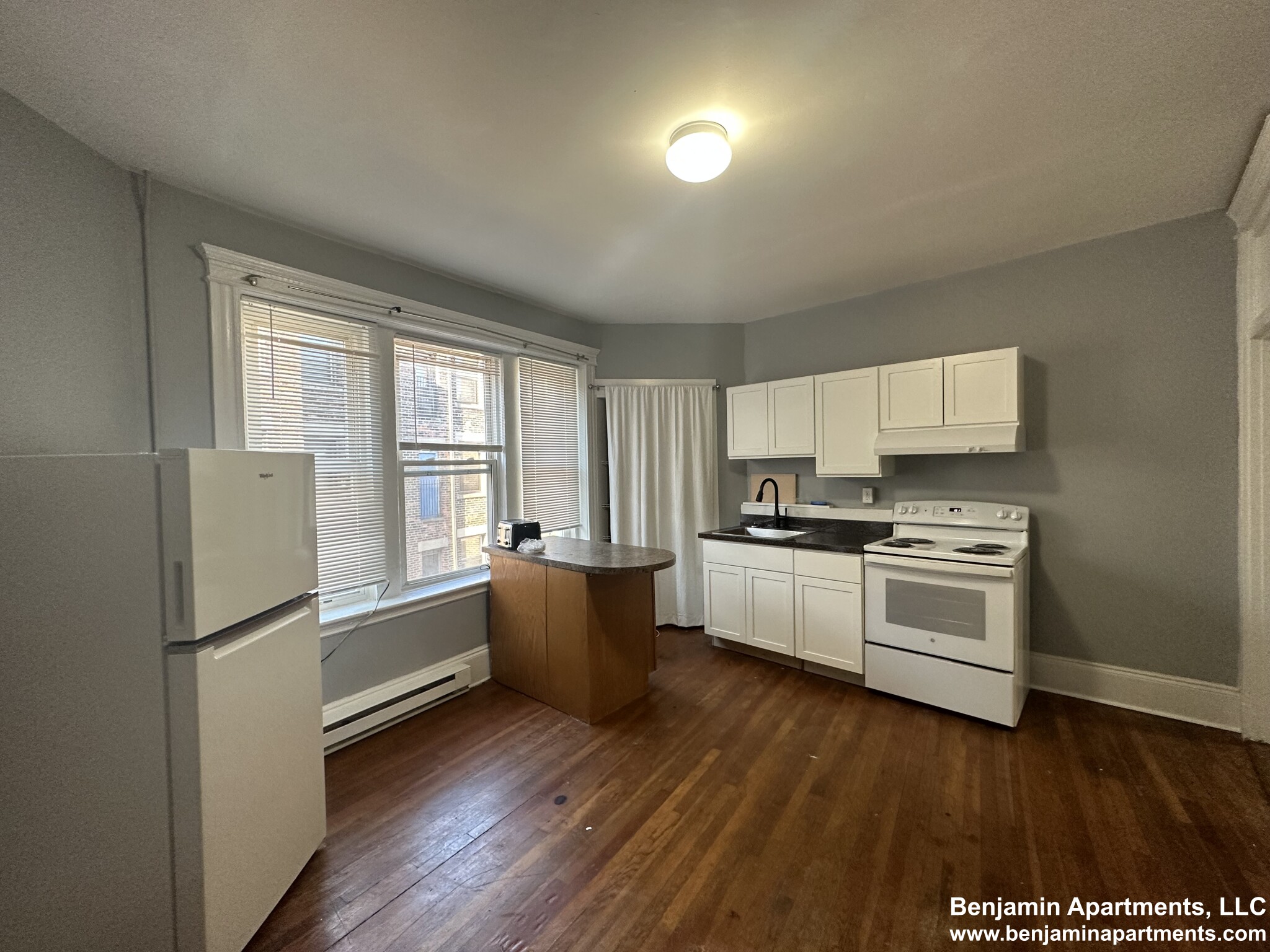 2 bed, 1 bath apartment for rent at 881 Huntington Ave Unit 7A, Mission Hill — photo 2 of 23