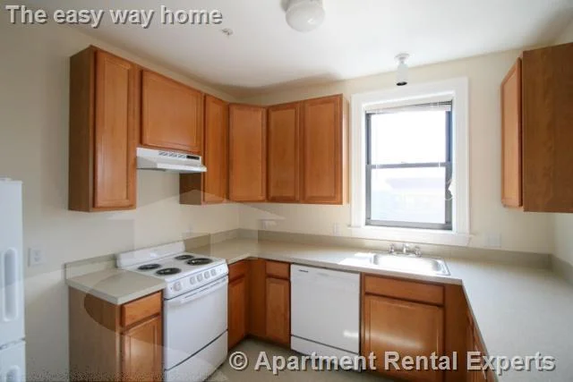 2 bed, 1 bath apartment for rent at 881 Massachusetts Ave Unit 32, Central Square — photo 1 of 15