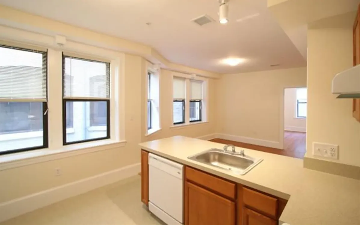 2 bed, 1 bath apartment for rent at 881 Massachusetts Ave Unit 33, Central Square — photo 8 of 11
