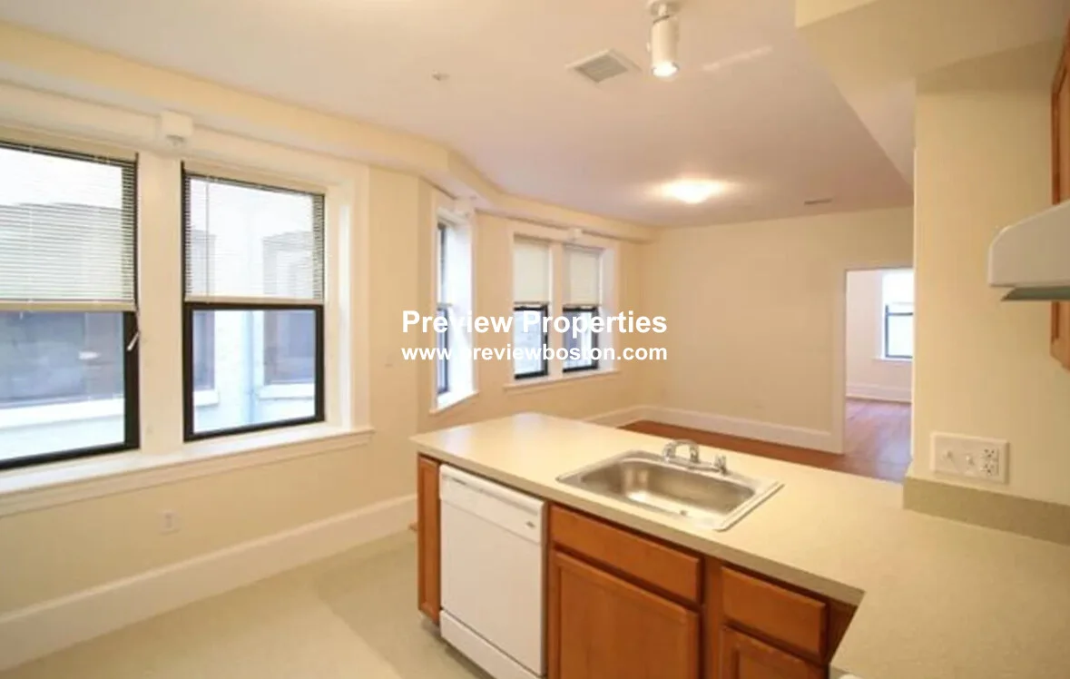 2 bed, 1 bath apartment for rent at 881 Massachusetts Ave Unit 33P, Mid Cambridge — photo 11 of 18