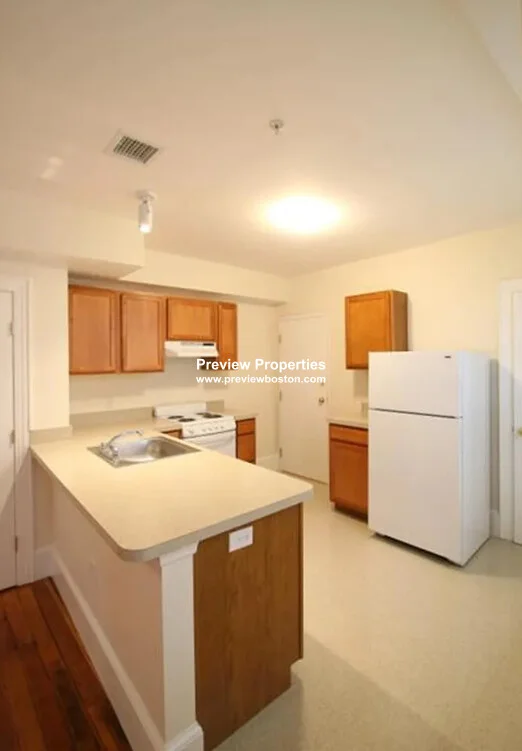 2 bed, 1 bath apartment for rent at 881 Massachusetts Ave Unit 33P, Mid Cambridge — photo 3 of 18