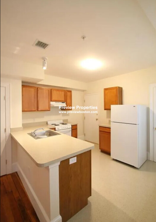 2 bed, 1 bath apartment for rent at 881 Massachusetts Ave Unit 34P, Mid Cambridge — photo 7 of 15