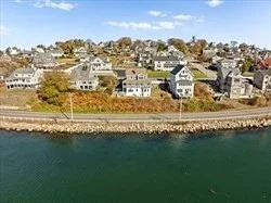 4 bed, 2 bath apartment for rent at 881 Nantasket Ave, Hull — photo 1 of 3