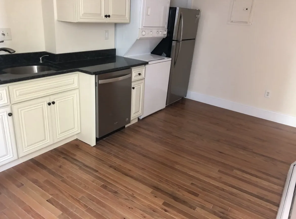 3 bed, 1 bath apartment for rent at 883 Harrison Ave Unit 3A, Roxbury — photo 3 of 13