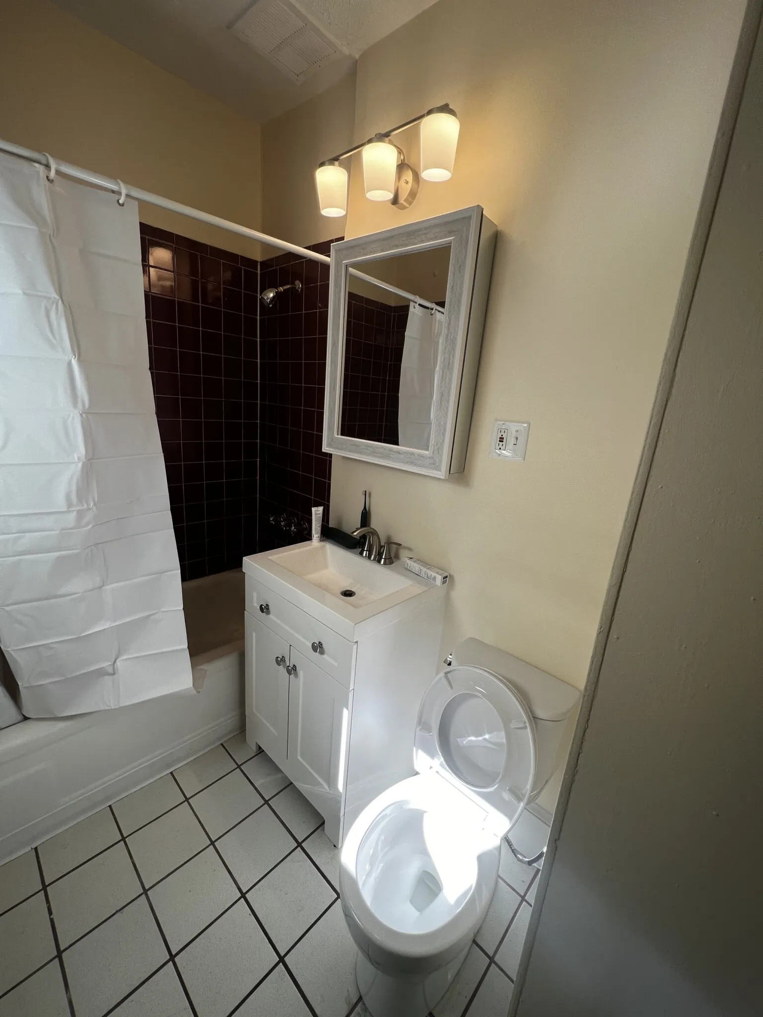 2 bed, 1 bath apartment for rent at 883 Huntington Ave Unit 7, Mission Hill — photo 4 of 15