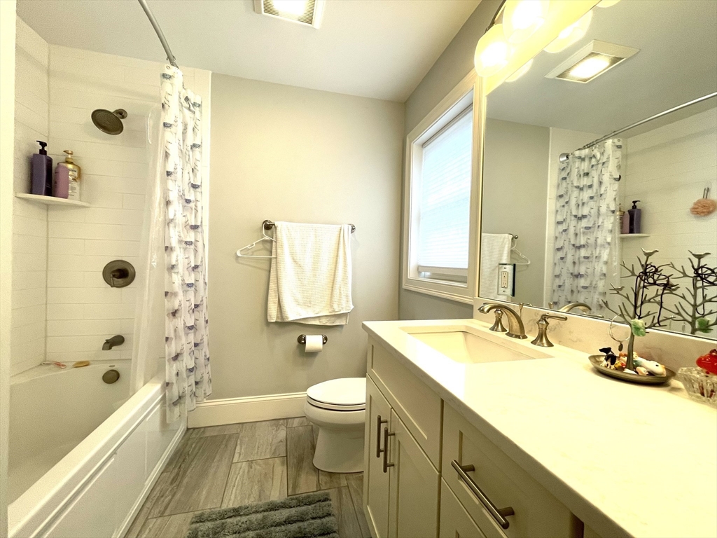4 bed, 3 bath apartment for rent at 884 Chestnut St Unit 884, Waban — photo 13 of 25