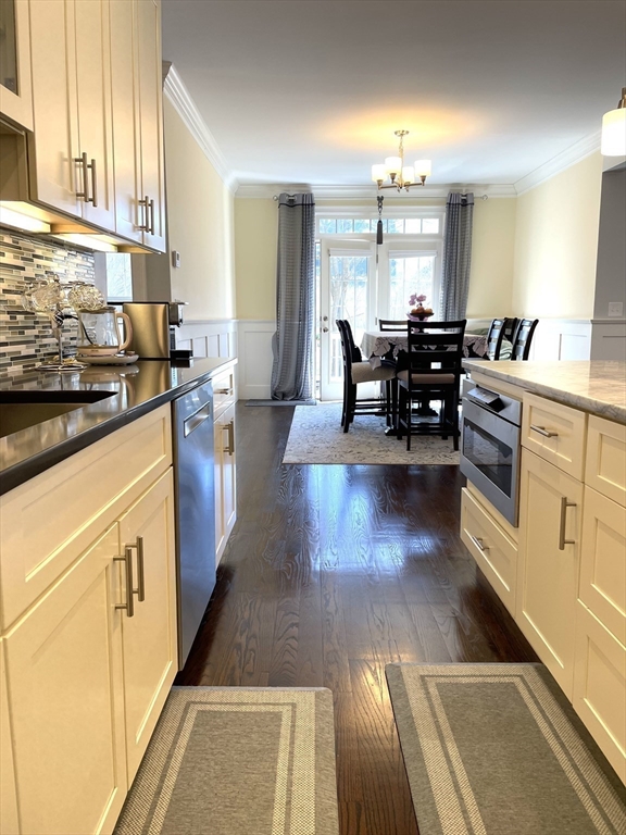 4 bed, 3 bath apartment for rent at 884 Chestnut St Unit 884, Waban — photo 8 of 25
