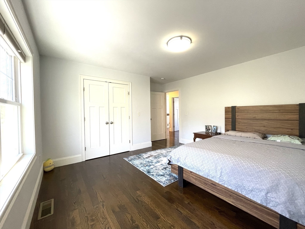 4 bed, 3 bath apartment for rent at 884 Chestnut St Unit 884, Waban — photo 18 of 25