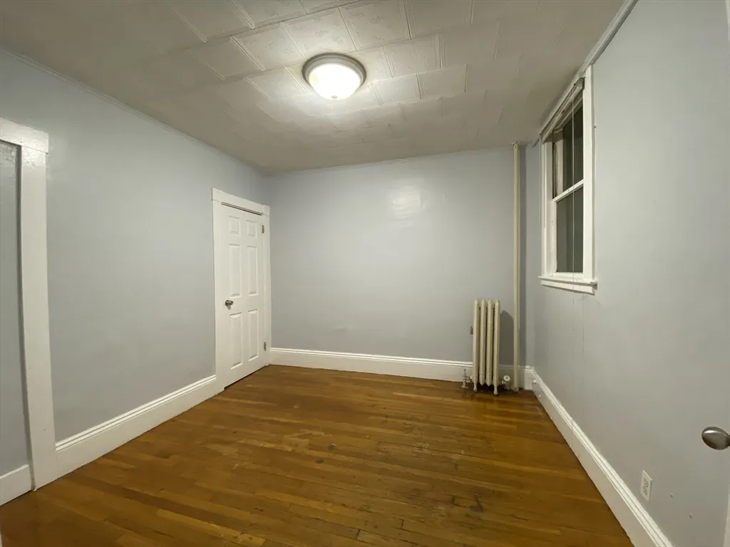 4 bed, 1 bath apartment for rent at 884 Huntington Ave Unit 1, Mission Hill — photo 5 of 8