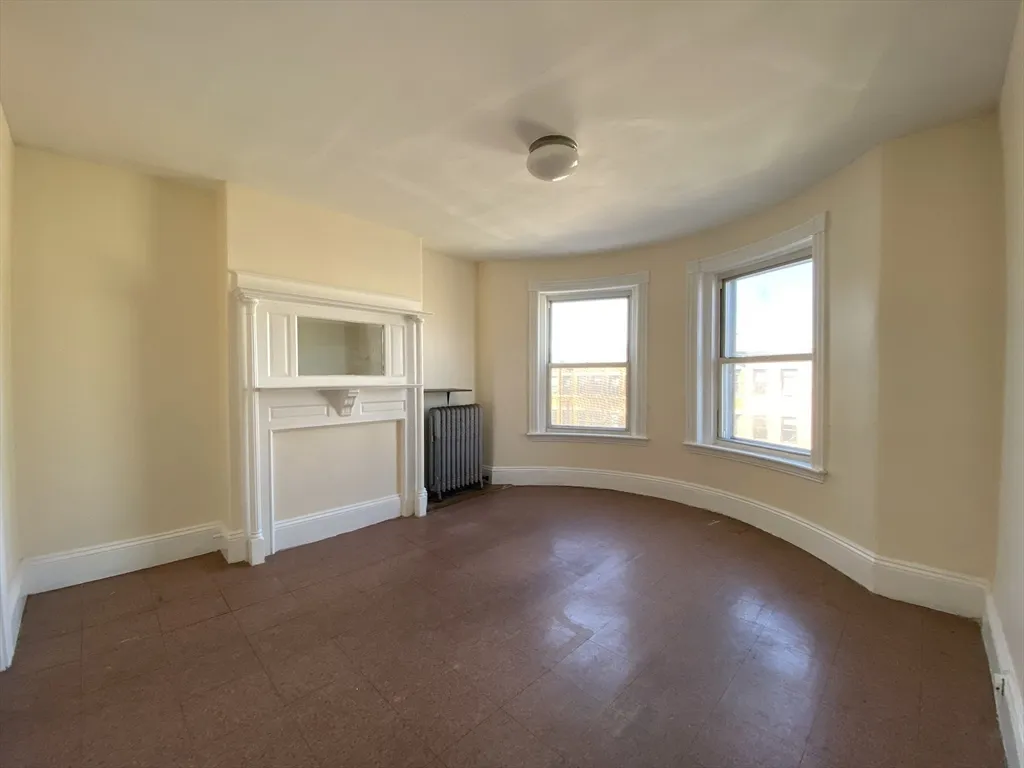 4 bed, 1 bath apartment for rent at 884 Huntington Ave Unit 3, Mission Hill — photo 8 of 9