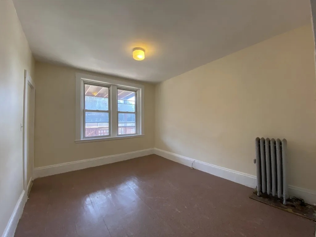 4 bed, 1 bath apartment for rent at 884 Huntington Ave Unit 3, Mission Hill — photo 5 of 9