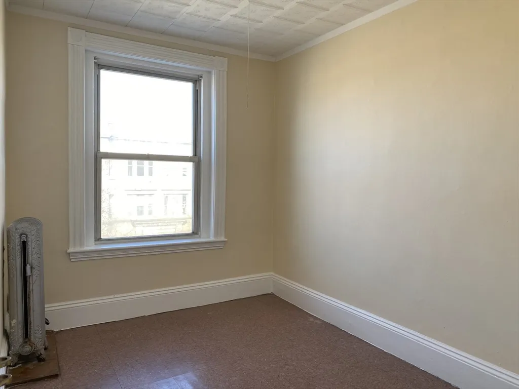 4 bed, 1 bath apartment for rent at 884 Huntington Ave Unit 3, Mission Hill — photo 2 of 9