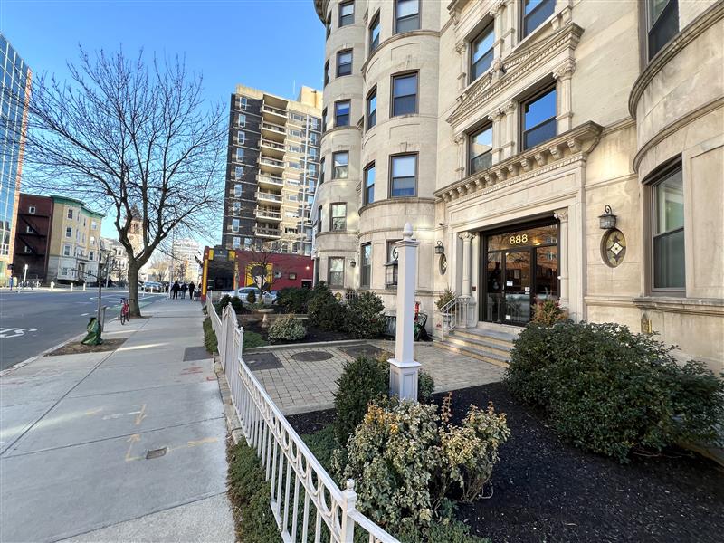 Studio bed, 1 bath apartment for rent at 884 Massachusetts Ave Unit 14, Riverside — photo 14 of 14