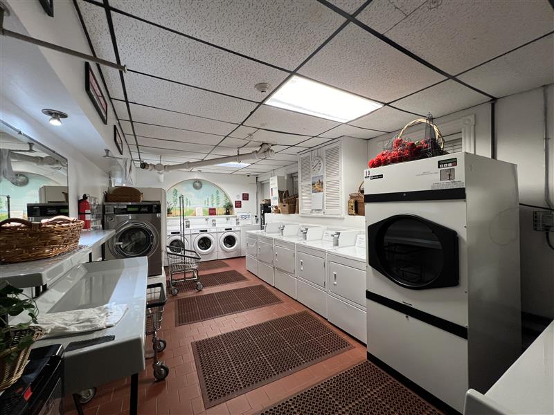Studio bed, 1 bath apartment for rent at 884 Massachusetts Ave Unit 14, Riverside — photo 12 of 14
