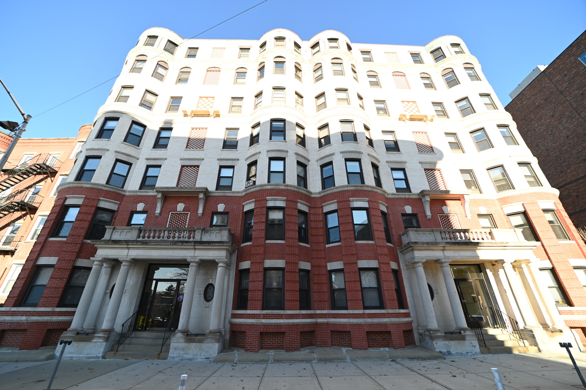 2 bed, 1 bath apartment for rent at 885 Massachusetts Ave Unit 10, Mid Cambridge — photo 2 of 2