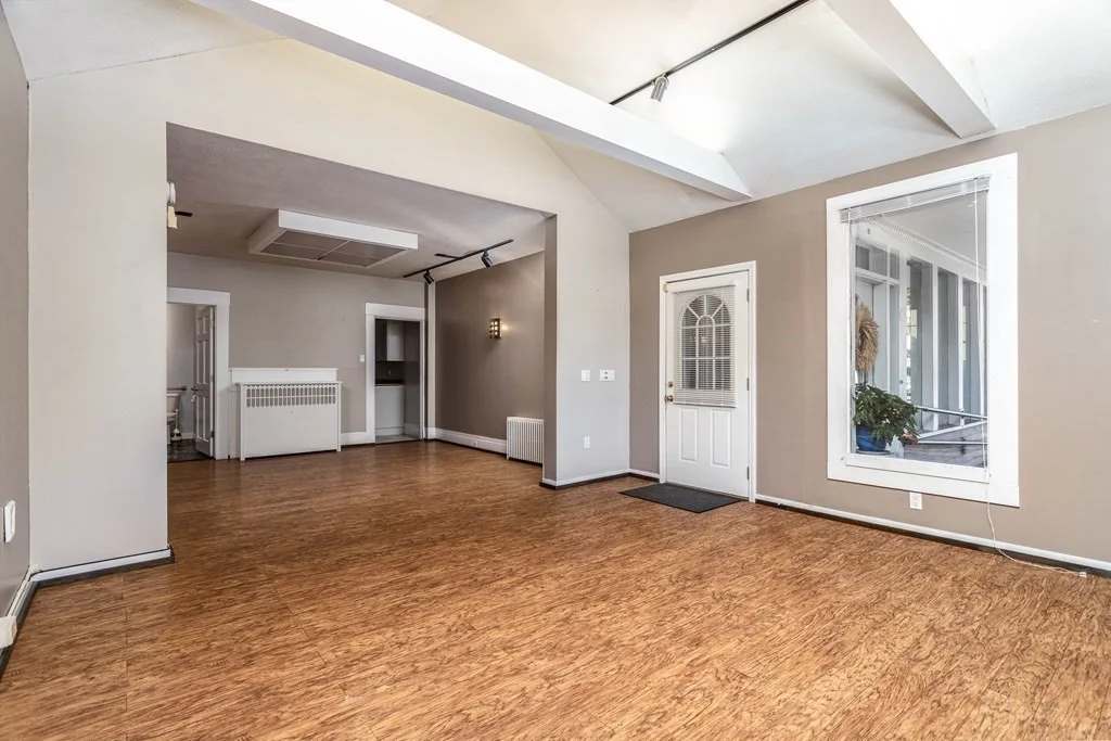 1 bed, 1 bath apartment for rent at 886 Main St Unit 1, Fitchburg — photo 2 of 11