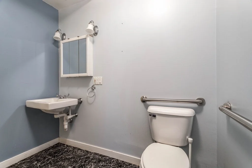 1 bed, 1 bath apartment for rent at 886 Main St Unit 1, Fitchburg — photo 9 of 11