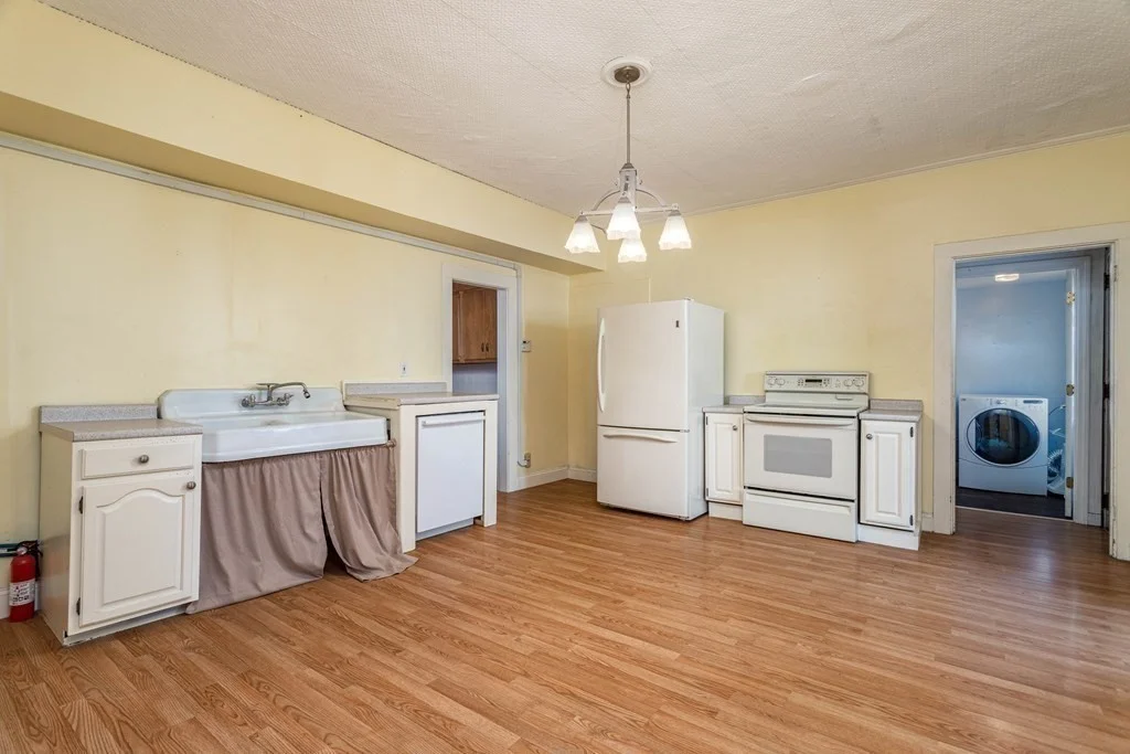 1 bed, 1 bath apartment for rent at 886 Main St Unit 2, Fitchburg — photo 9 of 12