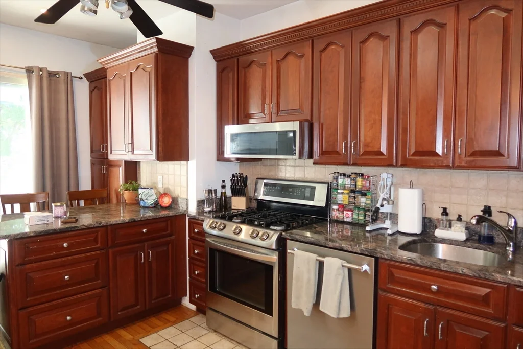 3 bed, 2 bath apartment for rent at 887 E 4th Unit 1, South Boston — photo 2 of 20