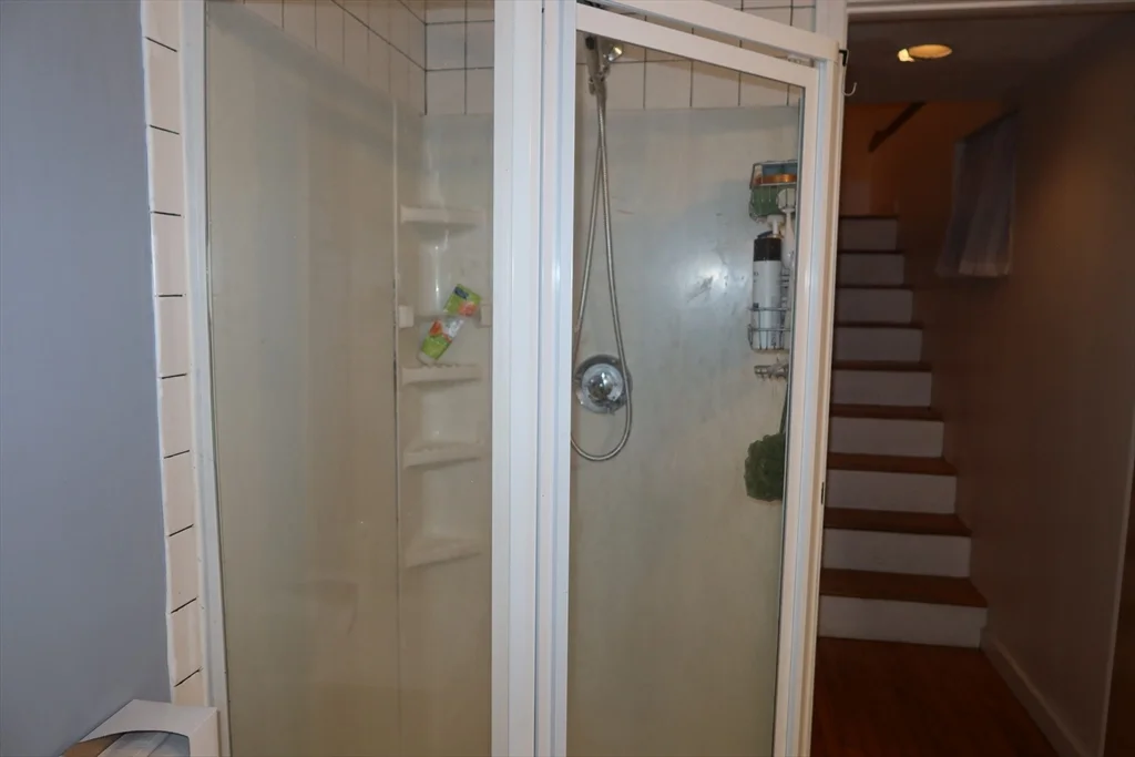 3 bed, 2 bath apartment for rent at 887 E 4th Unit 1, South Boston — photo 13 of 20
