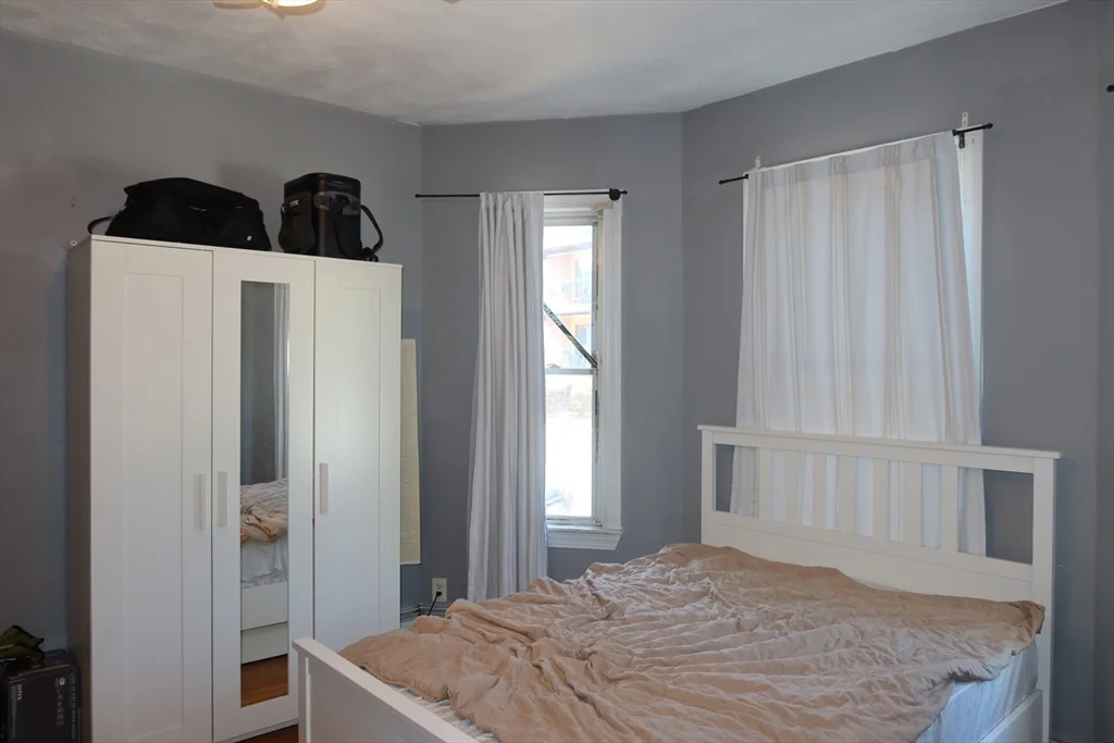 3 bed, 2 bath apartment for rent at 887 E 4th Unit 1, South Boston — photo 6 of 20