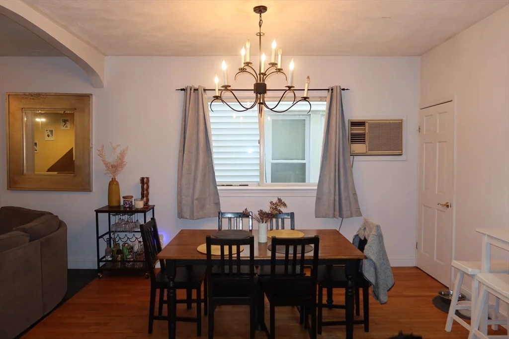 3 bed, 2 bath apartment for rent at 887 E 4th Unit 1, South Boston — photo 4 of 20