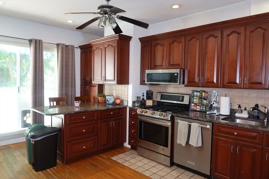 3 bed, 2 bath apartment for rent at 887 E 4th Unit 1, South Boston