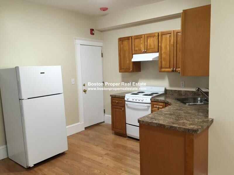 4 bed, 2 bath apartment for rent at 887 Huntington Ave Unit 1, Mission Hill — photo 1 of 12