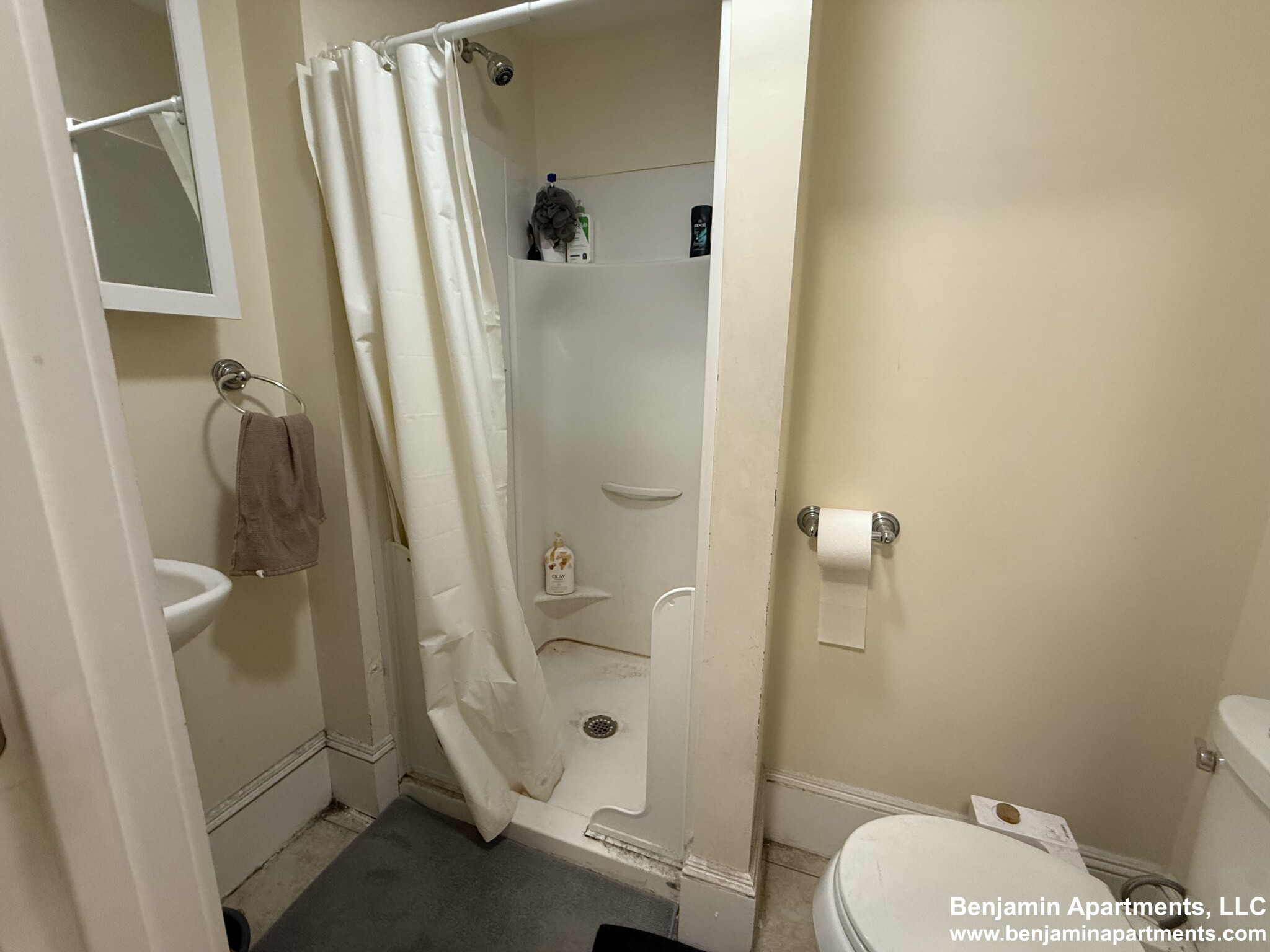 4 bed, 2 bath apartment for rent at 887 Huntington Ave Unit 1F, Mission Hill — photo 7 of 9