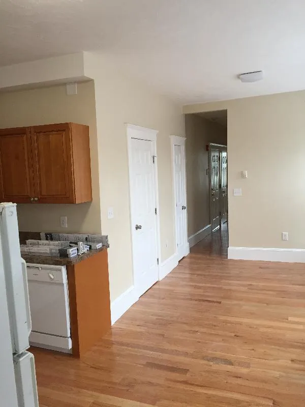 4 bed, 2 bath apartment for rent at 887 Huntington Ave Unit 5, Mission Hill — photo 7 of 10
