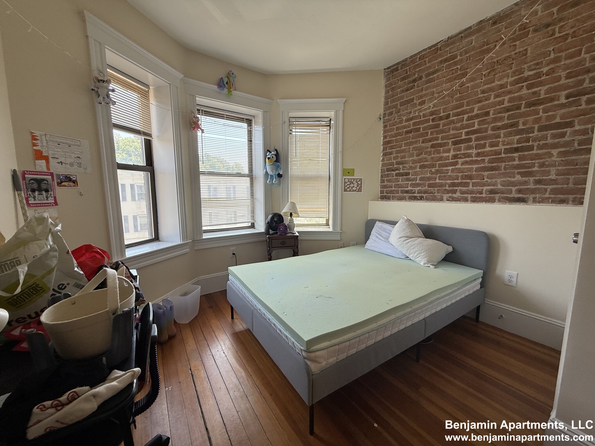 4 bed, 2 bath apartment for rent at 887 Huntington Ave Unit 5F, Mission Hill — photo 2 of 11
