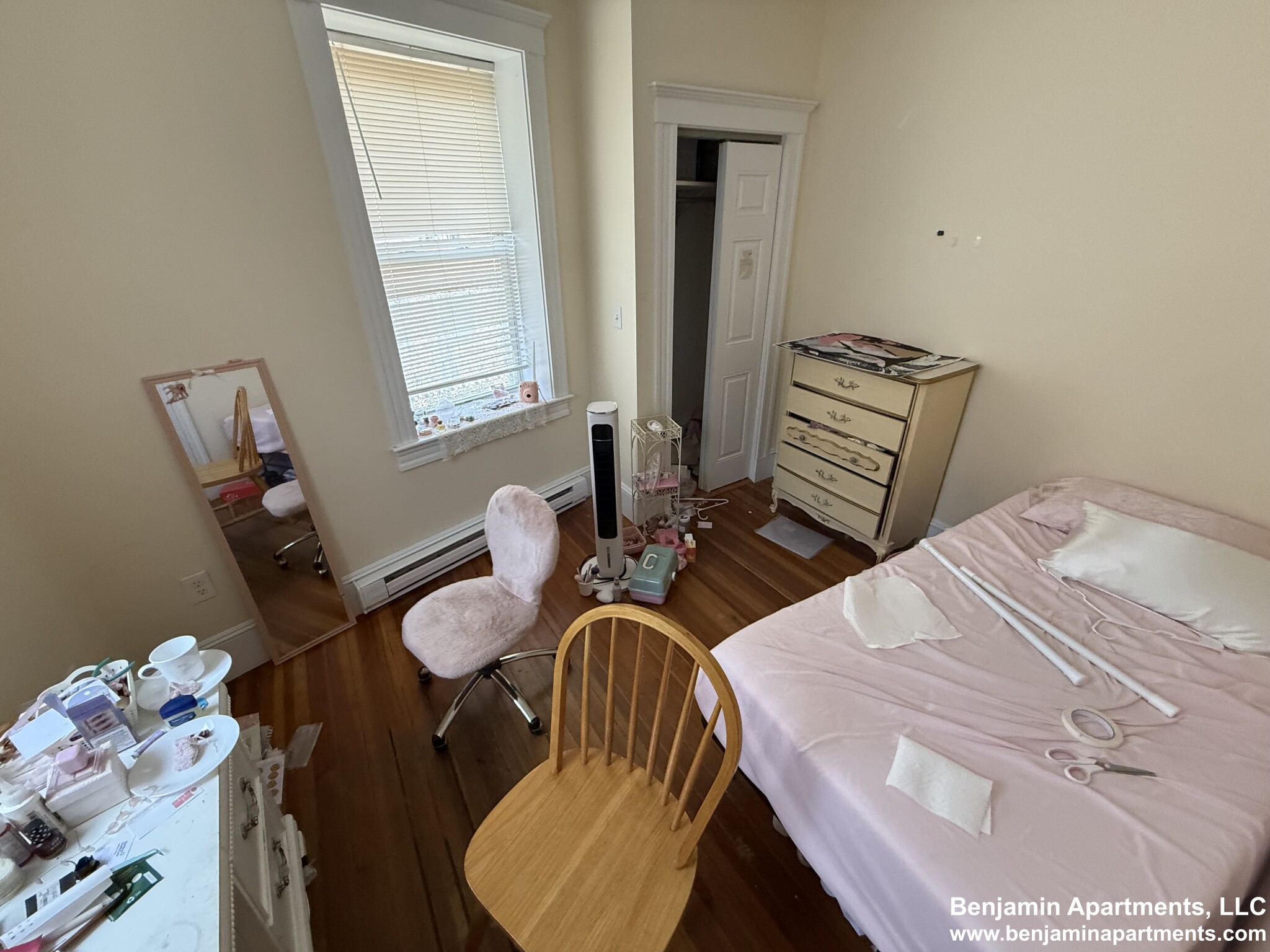 4 bed, 2 bath apartment for rent at 887 Huntington Ave Unit 5F, Mission Hill — photo 8 of 11