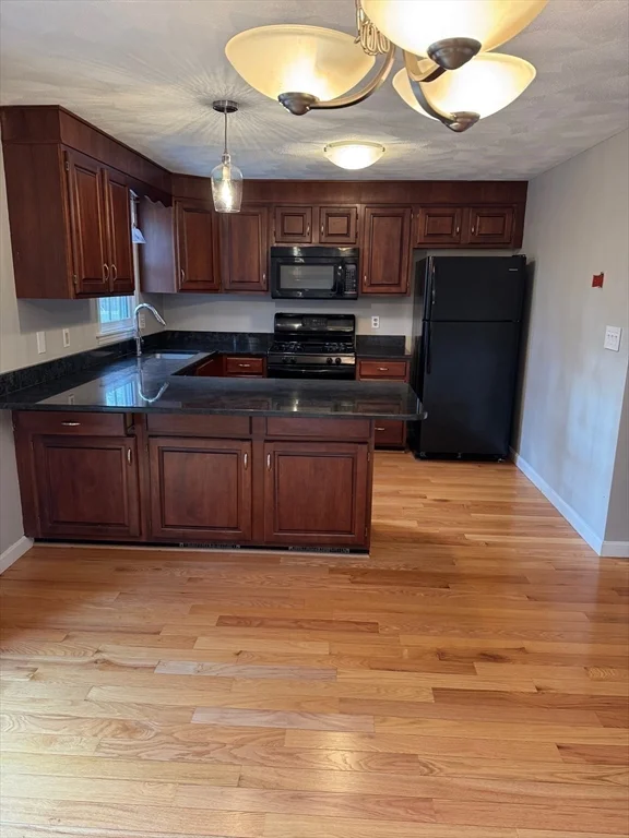 2 bed, 1 bath apartment for rent at 887 Wellman Ave Unit 887, Chelmsford — photo 4 of 17