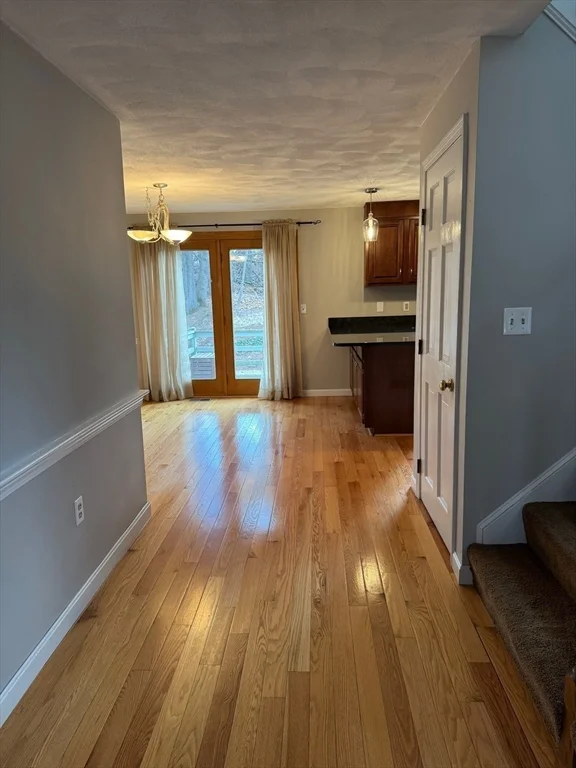 2 bed, 1 bath apartment for rent at 887 Wellman Ave Unit 887, Chelmsford — photo 3 of 17