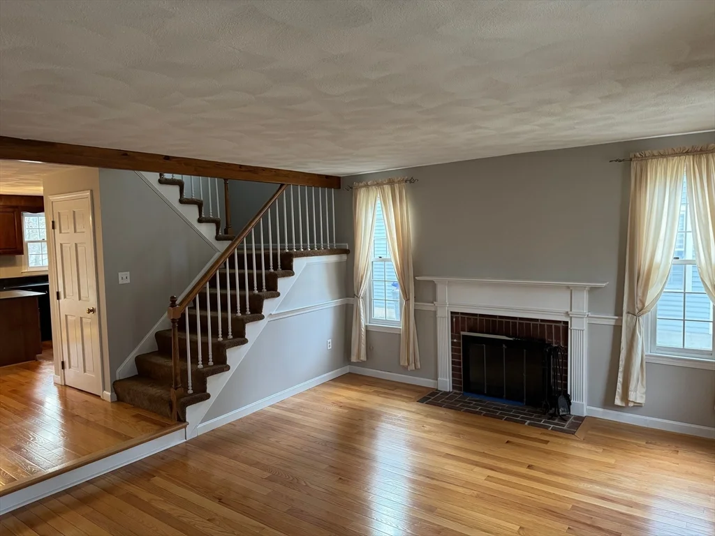 2 bed, 1 bath apartment for rent at 887 Wellman Ave Unit 887, Chelmsford — photo 1 of 17