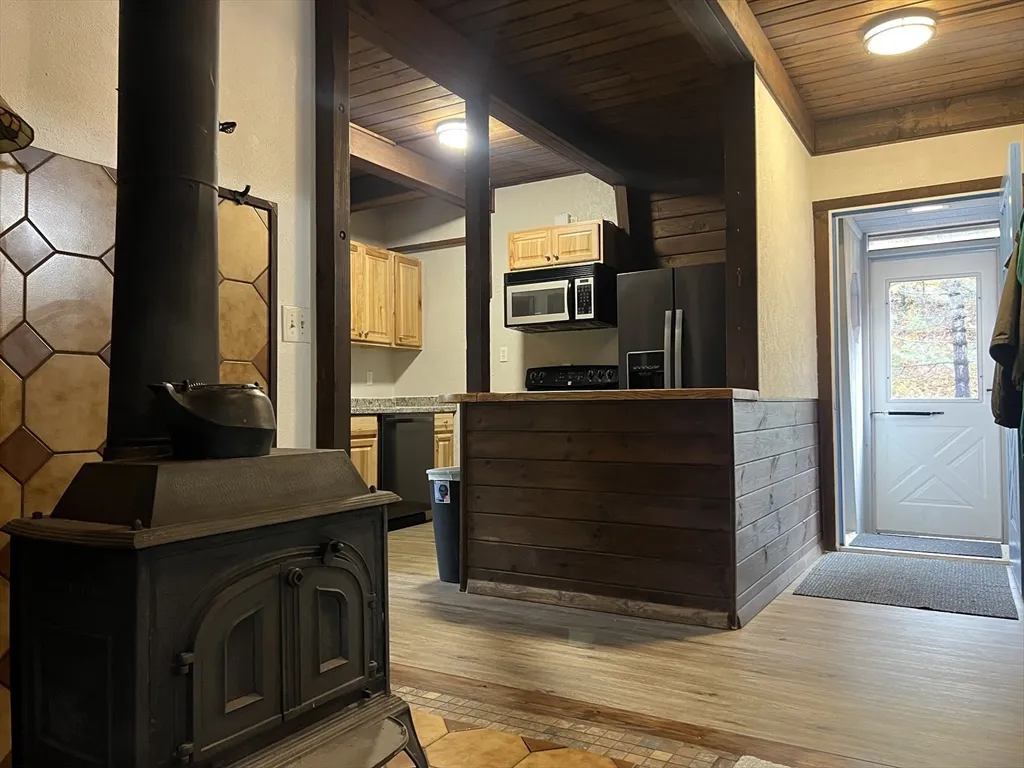 4 bed, 1 bath apartment for rent at 888 Salem St, Groveland — photo 9 of 38